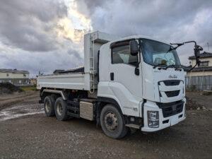 いすゞ ギガ ダンプ 